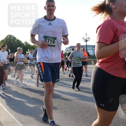 07.09.2025 - BARMER Alsterlauf Yannick Fuchs http://msf.ph/oto/8735012 07.09.2025 09:08:27 Laufen 5224, 3848, 3052, 36, 5719, 3936, 3325 meine-sportfotos.de