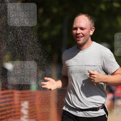 07.09.2025 - 19. Norderstedt Triathlon Michael Strokosch http://msf.ph/oto/8735018 07.09.2025 12:19:40 Laufen 801 meine-sportfotos.de