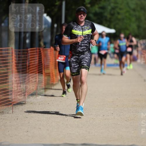 07.09.2025 - 19. Norderstedt Triathlon Michael Strokosch http://msf.ph/oto/8735043 07.09.2025 12:19:46 Laufen 837, 862, 1265 meine-sportfotos.de