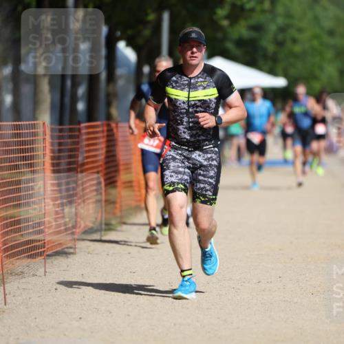 07.09.2025 - 19. Norderstedt Triathlon Michael Strokosch http://msf.ph/oto/8735050 07.09.2025 12:19:46 Laufen 837, 862, 1265 meine-sportfotos.de