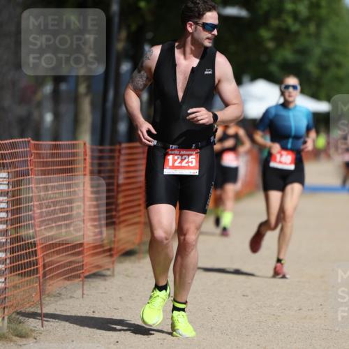 07.09.2025 - 19. Norderstedt Triathlon Michael Strokosch http://msf.ph/oto/8735199 07.09.2025 12:20:03 Laufen 140, 1225 meine-sportfotos.de