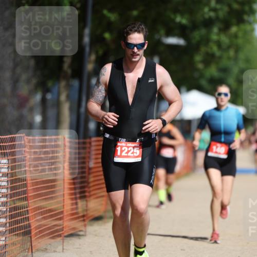 07.09.2025 - 19. Norderstedt Triathlon Michael Strokosch http://msf.ph/oto/8735201 07.09.2025 12:20:03 Laufen 140, 1225 meine-sportfotos.de
