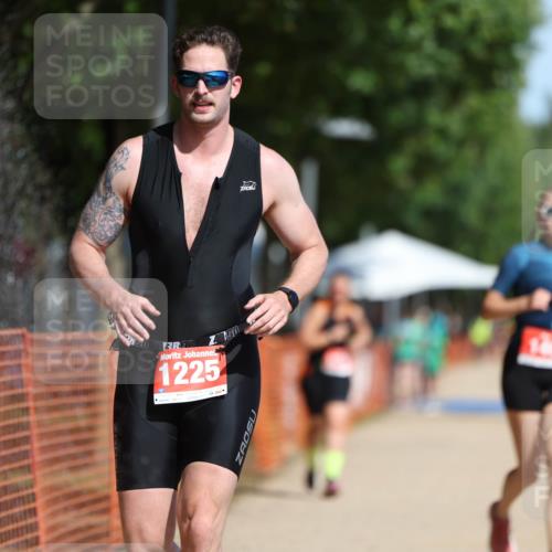 07.09.2025 - 19. Norderstedt Triathlon Michael Strokosch http://msf.ph/oto/8735215 07.09.2025 12:20:04 Laufen 140, 1225, 1278 meine-sportfotos.de