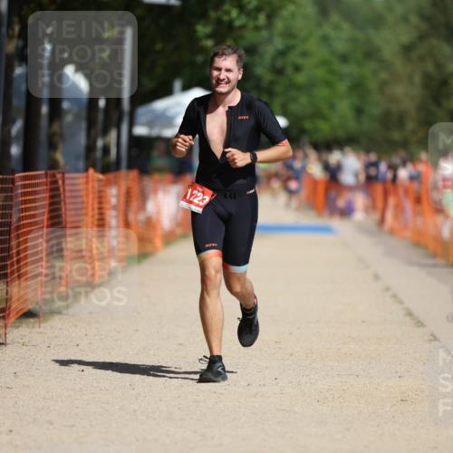 07.09.2025 - 19. Norderstedt Triathlon Michael Strokosch http://msf.ph/oto/8735324 07.09.2025 12:20:20 Laufen 1223 meine-sportfotos.de