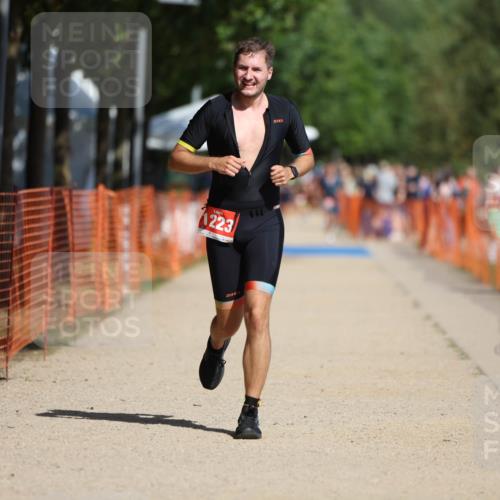 07.09.2025 - 19. Norderstedt Triathlon Michael Strokosch http://msf.ph/oto/8735333 07.09.2025 12:20:20 Laufen 1223 meine-sportfotos.de