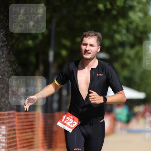 07.09.2025 - 19. Norderstedt Triathlon Michael Strokosch http://msf.ph/oto/8735359 07.09.2025 12:20:23 Laufen 1223 meine-sportfotos.de