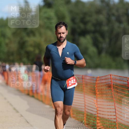 07.09.2025 - 19. Norderstedt Triathlon Michael Strokosch http://msf.ph/oto/8735385 07.09.2025 12:20:41 Laufen 245 meine-sportfotos.de