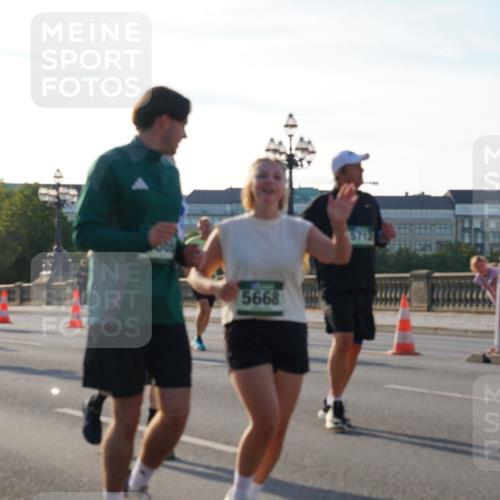 07.09.2025 - BARMER Alsterlauf Yannick Fuchs http://msf.ph/oto/8735393 07.09.2025 09:08:39 Laufen 5668, 5712 meine-sportfotos.de