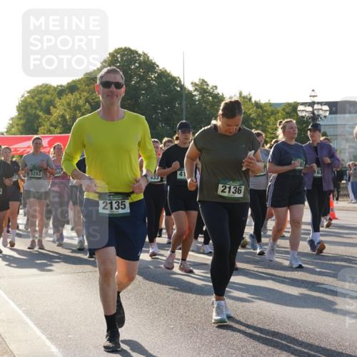 07.09.2025 - BARMER Alsterlauf Yannick Fuchs http://msf.ph/oto/8735923 07.09.2025 09:08:57 Laufen 4001, 481, 3295, 3293, 66, 2135, 41, 2136, 85, 167, 49 meine-sportfotos.de