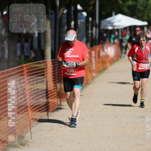 07.09.2025 - 19. Norderstedt Triathlon Michael Strokosch http://msf.ph/oto/8735929 07.09.2025 12:22:34 Laufen 253, 830, 1229 meine-sportfotos.de