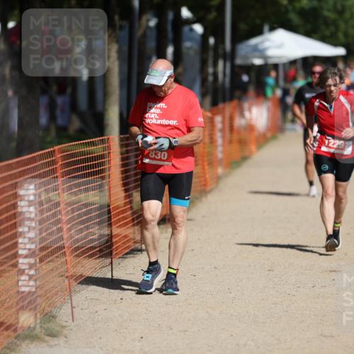 07.09.2025 - 19. Norderstedt Triathlon Michael Strokosch http://msf.ph/oto/8735934 07.09.2025 12:22:34 Laufen 253, 830, 1229 meine-sportfotos.de