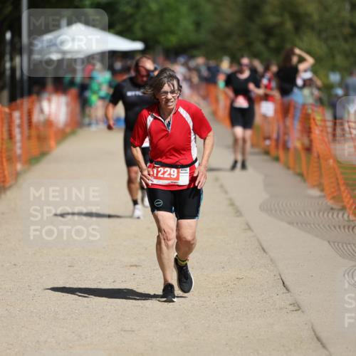 07.09.2025 - 19. Norderstedt Triathlon Michael Strokosch http://msf.ph/oto/8735965 07.09.2025 12:22:36 Laufen 253, 830, 1229 meine-sportfotos.de