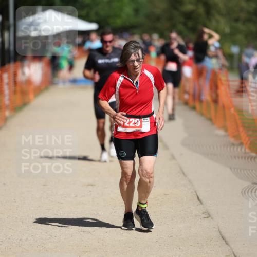 07.09.2025 - 19. Norderstedt Triathlon Michael Strokosch http://msf.ph/oto/8735986 07.09.2025 12:22:37 Laufen 253, 830, 1229 meine-sportfotos.de