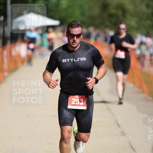 07.09.2025 - 19. Norderstedt Triathlon Michael Strokosch http://msf.ph/oto/8736003 07.09.2025 12:22:42 Laufen 253, 830, 1229, 1244 meine-sportfotos.de