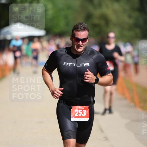 07.09.2025 - 19. Norderstedt Triathlon Michael Strokosch http://msf.ph/oto/8736013 07.09.2025 12:22:42 Laufen 253, 830, 1229, 1244 meine-sportfotos.de