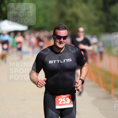 07.09.2025 - 19. Norderstedt Triathlon Michael Strokosch http://msf.ph/oto/8736019 07.09.2025 12:22:42 Laufen 253, 830, 1229, 1244 meine-sportfotos.de