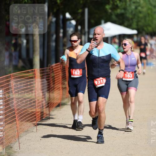 07.09.2025 - 19. Norderstedt Triathlon Michael Strokosch http://msf.ph/oto/8736077 07.09.2025 12:22:54 Laufen 162, 163, 1233, 1319 meine-sportfotos.de