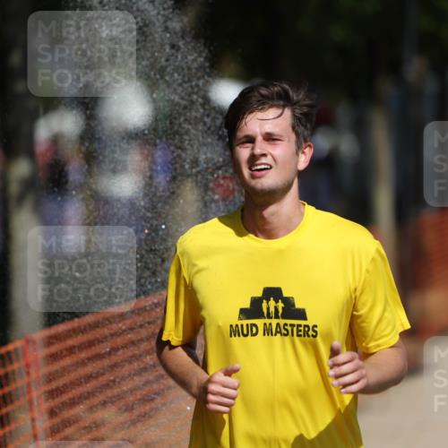 07.09.2025 - 19. Norderstedt Triathlon Michael Strokosch http://msf.ph/oto/8736314 07.09.2025 12:23:25 Laufen 148, 228 meine-sportfotos.de