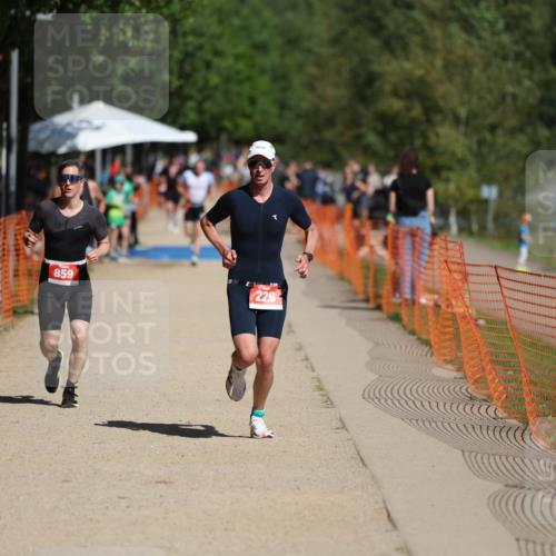 07.09.2025 - 19. Norderstedt Triathlon Michael Strokosch http://msf.ph/oto/8736341 07.09.2025 12:23:34 Laufen 226, 859 meine-sportfotos.de