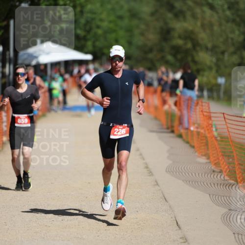 07.09.2025 - 19. Norderstedt Triathlon Michael Strokosch http://msf.ph/oto/8736361 07.09.2025 12:23:35 Laufen 226, 859 meine-sportfotos.de