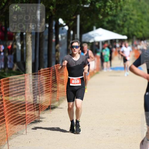 07.09.2025 - 19. Norderstedt Triathlon Michael Strokosch http://msf.ph/oto/8736373 07.09.2025 12:23:37 Laufen 226, 859 meine-sportfotos.de