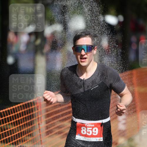 07.09.2025 - 19. Norderstedt Triathlon Michael Strokosch http://msf.ph/oto/8736414 07.09.2025 12:23:41 Laufen 152, 226, 859 meine-sportfotos.de