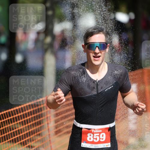 07.09.2025 - 19. Norderstedt Triathlon Michael Strokosch http://msf.ph/oto/8736423 07.09.2025 12:23:41 Laufen 152, 226, 859 meine-sportfotos.de