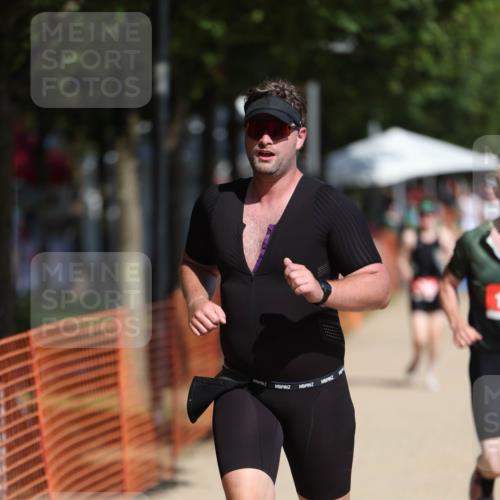 07.09.2025 - 19. Norderstedt Triathlon Michael Strokosch http://msf.ph/oto/8736540 07.09.2025 12:24:00 Laufen 138, 281 meine-sportfotos.de