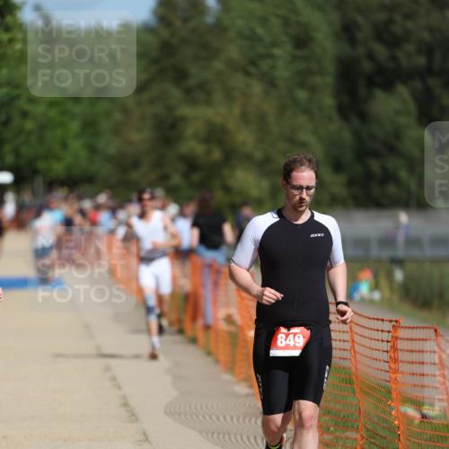 07.09.2025 - 19. Norderstedt Triathlon Michael Strokosch http://msf.ph/oto/8736665 07.09.2025 12:24:17 Laufen 151, 697, 719, 849 meine-sportfotos.de