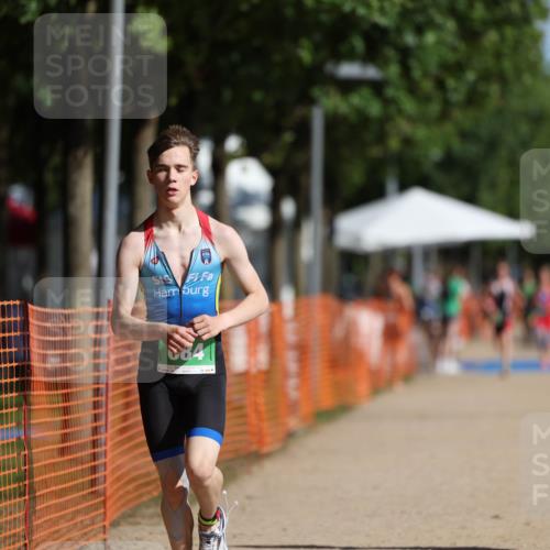 07.09.2025 - 19. Norderstedt Triathlon Michael Strokosch http://msf.ph/oto/8736695 07.09.2025 10:53:31 Laufen 653, 684 meine-sportfotos.de