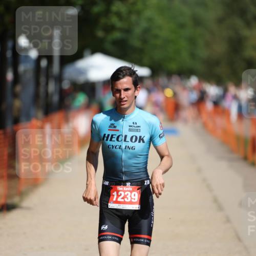 07.09.2025 - 19. Norderstedt Triathlon Michael Strokosch http://msf.ph/oto/8736799 07.09.2025 12:24:41 Laufen 826, 1239 meine-sportfotos.de