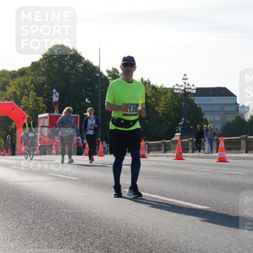 07.09.2025 - BARMER Alsterlauf Yannick Fuchs http://msf.ph/oto/8736869 07.09.2025 09:09:43 Laufen 2997, 478, 129 meine-sportfotos.de