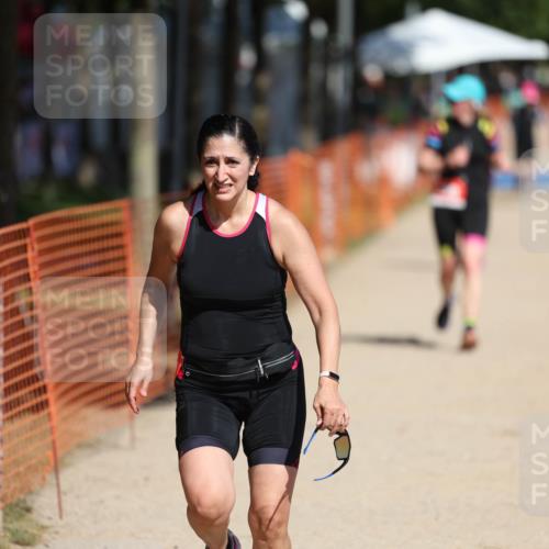 07.09.2025 - 19. Norderstedt Triathlon Michael Strokosch http://msf.ph/oto/8736949 07.09.2025 12:25:14 Laufen 299, 1367, 1380 meine-sportfotos.de