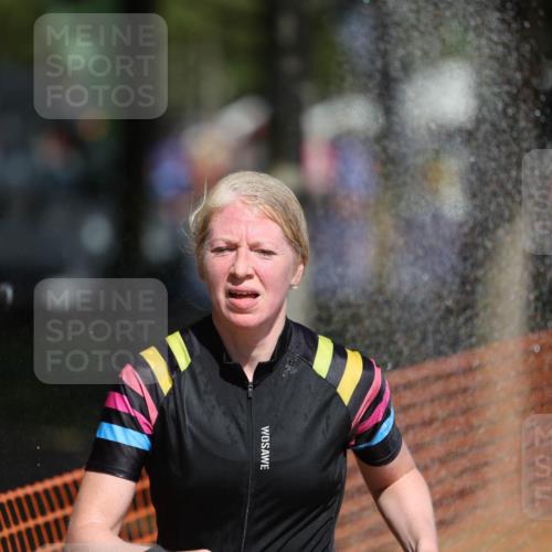 07.09.2025 - 19. Norderstedt Triathlon Michael Strokosch http://msf.ph/oto/8737062 07.09.2025 12:25:21 Laufen 299, 1327, 1367 meine-sportfotos.de