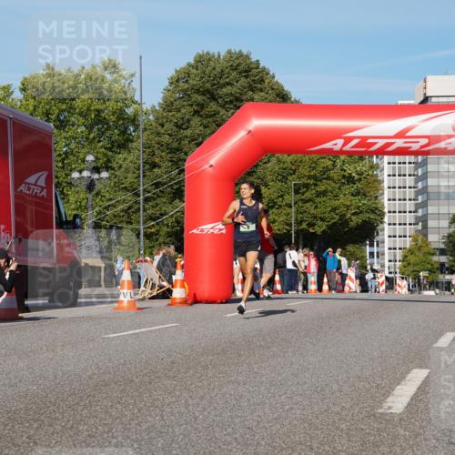 07.09.2025 - BARMER Alsterlauf Yannick Fuchs http://msf.ph/oto/8737113 07.09.2025 09:22:59 Laufen 1 meine-sportfotos.de