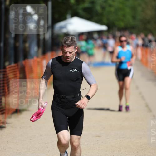 07.09.2025 - 19. Norderstedt Triathlon Michael Strokosch http://msf.ph/oto/8737133 07.09.2025 12:25:30 Laufen 136, 727, 793, 1327 meine-sportfotos.de