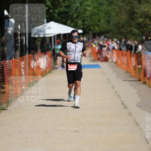 07.09.2025 - 19. Norderstedt Triathlon Michael Strokosch http://msf.ph/oto/8737243 07.09.2025 12:25:45 Laufen 824, 1378 meine-sportfotos.de