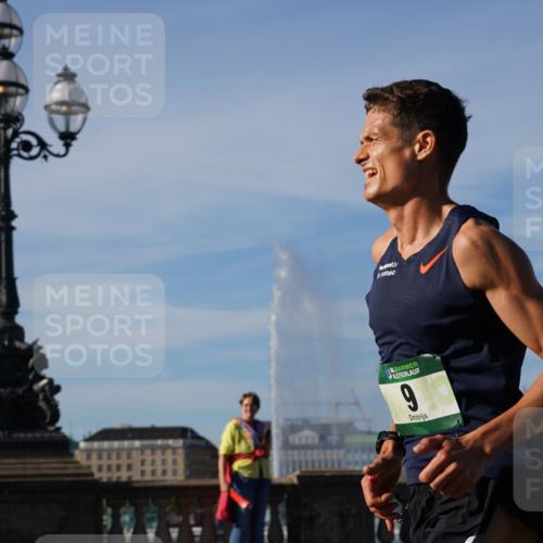 07.09.2025 - BARMER Alsterlauf Yannick Fuchs http://msf.ph/oto/8737289 07.09.2025 09:23:02 Laufen 9 meine-sportfotos.de