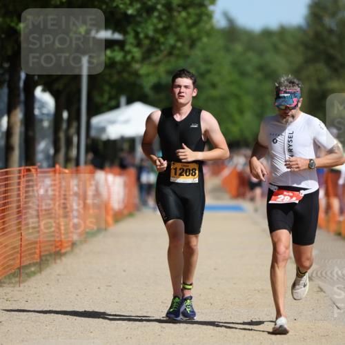 07.09.2025 - 19. Norderstedt Triathlon Michael Strokosch http://msf.ph/oto/8737303 07.09.2025 11:48:45 Laufen 231, 284, 1208 meine-sportfotos.de