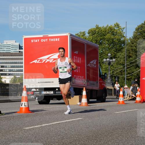 07.09.2025 - BARMER Alsterlauf Yannick Fuchs http://msf.ph/oto/8737350 07.09.2025 09:23:43 Laufen 47, 16, 1 meine-sportfotos.de
