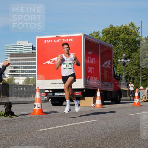07.09.2025 - BARMER Alsterlauf Yannick Fuchs http://msf.ph/oto/8737359 07.09.2025 09:23:43 Laufen 16 meine-sportfotos.de