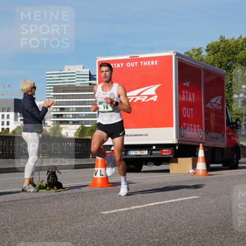 07.09.2025 - BARMER Alsterlauf Yannick Fuchs http://msf.ph/oto/8737375 07.09.2025 09:23:43 Laufen 40, 16, 1 meine-sportfotos.de