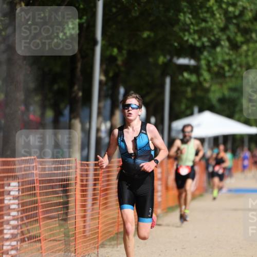 07.09.2025 - 19. Norderstedt Triathlon Michael Strokosch http://msf.ph/oto/8737391 07.09.2025 11:48:58 Laufen 196, 1171, 1394 meine-sportfotos.de