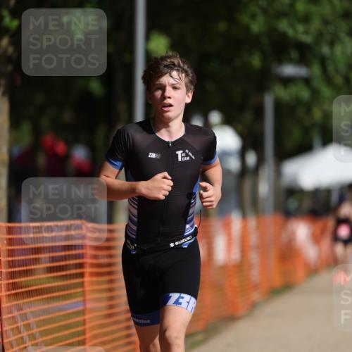 07.09.2025 - 19. Norderstedt Triathlon Michael Strokosch http://msf.ph/oto/8737410 07.09.2025 10:53:56 Laufen 87, 93 meine-sportfotos.de