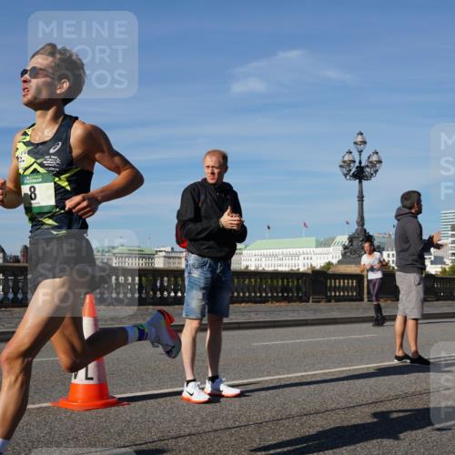 07.09.2025 - BARMER Alsterlauf Yannick Fuchs http://msf.ph/oto/8737632 07.09.2025 09:23:55 Laufen 8 meine-sportfotos.de