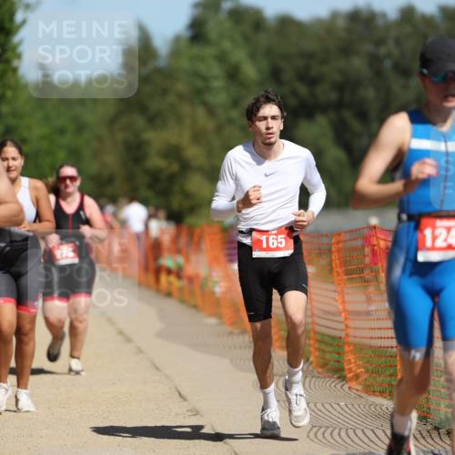 07.09.2025 - 19. Norderstedt Triathlon Michael Strokosch http://msf.ph/oto/8737655 07.09.2025 12:28:31 Laufen 165, 278, 1197, 1249, 1348, 1365 meine-sportfotos.de