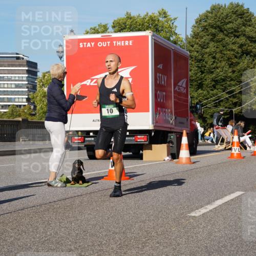 07.09.2025 - BARMER Alsterlauf Yannick Fuchs http://msf.ph/oto/8737688 07.09.2025 09:23:59 Laufen 10 meine-sportfotos.de