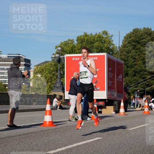 07.09.2025 - BARMER Alsterlauf Yannick Fuchs http://msf.ph/oto/8737763 07.09.2025 09:24:17 Laufen 4111 meine-sportfotos.de