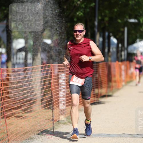 07.09.2025 - 19. Norderstedt Triathlon Michael Strokosch http://msf.ph/oto/8737889 07.09.2025 12:28:54 Laufen 184, 267, 823, 1358 meine-sportfotos.de