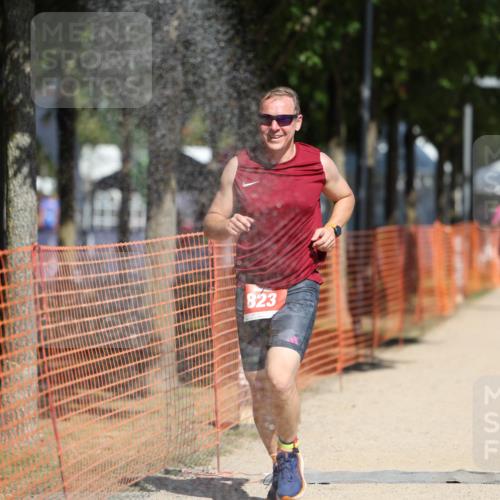 07.09.2025 - 19. Norderstedt Triathlon Michael Strokosch http://msf.ph/oto/8737900 07.09.2025 12:28:54 Laufen 184, 267, 823, 1358 meine-sportfotos.de
